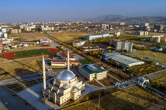 kirgizistan-turkiye-manas-universitesi-1